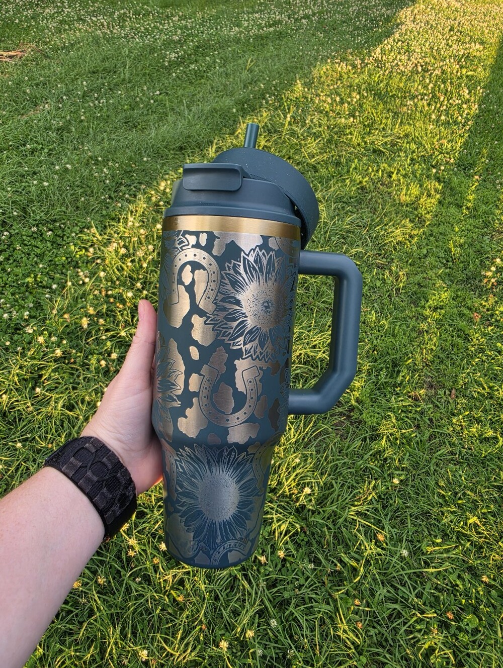 Custom Engraved Frost Buddy 40 Thicc Emerald Elegance Cow, Sunflower & Horseshoe